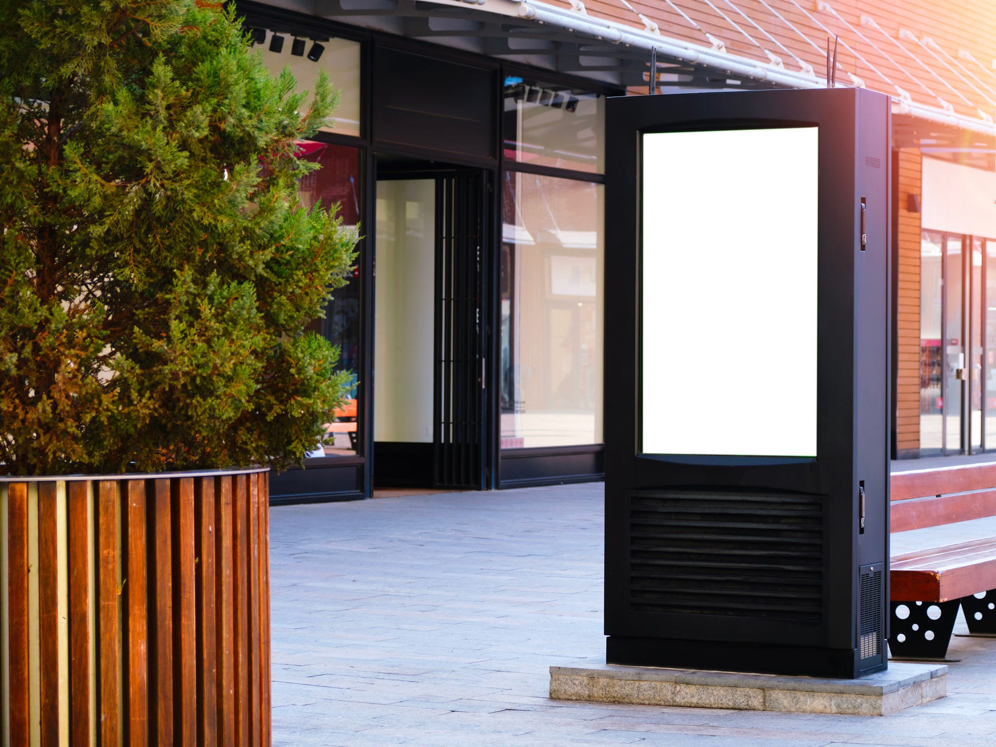 High-brightness display in outdoor mall