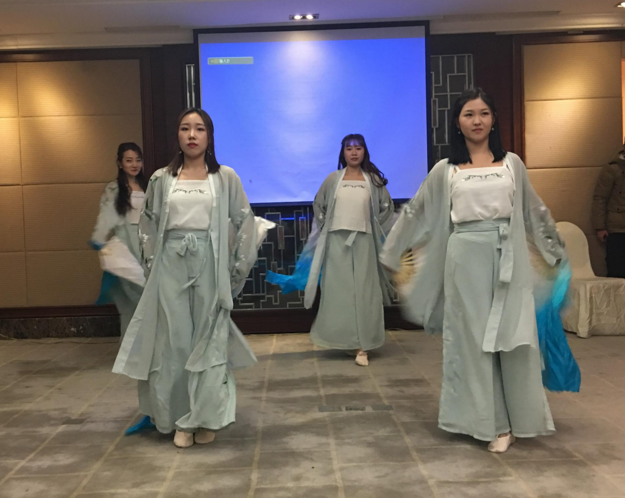2019-01-04-annual-dinner-macnica-cytech-beijing-office-05.png
